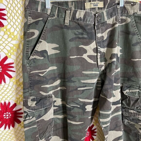 WRANGLER Jeans Cargo Camo Pants / Size 40 X 28 - Picture 7 of 15